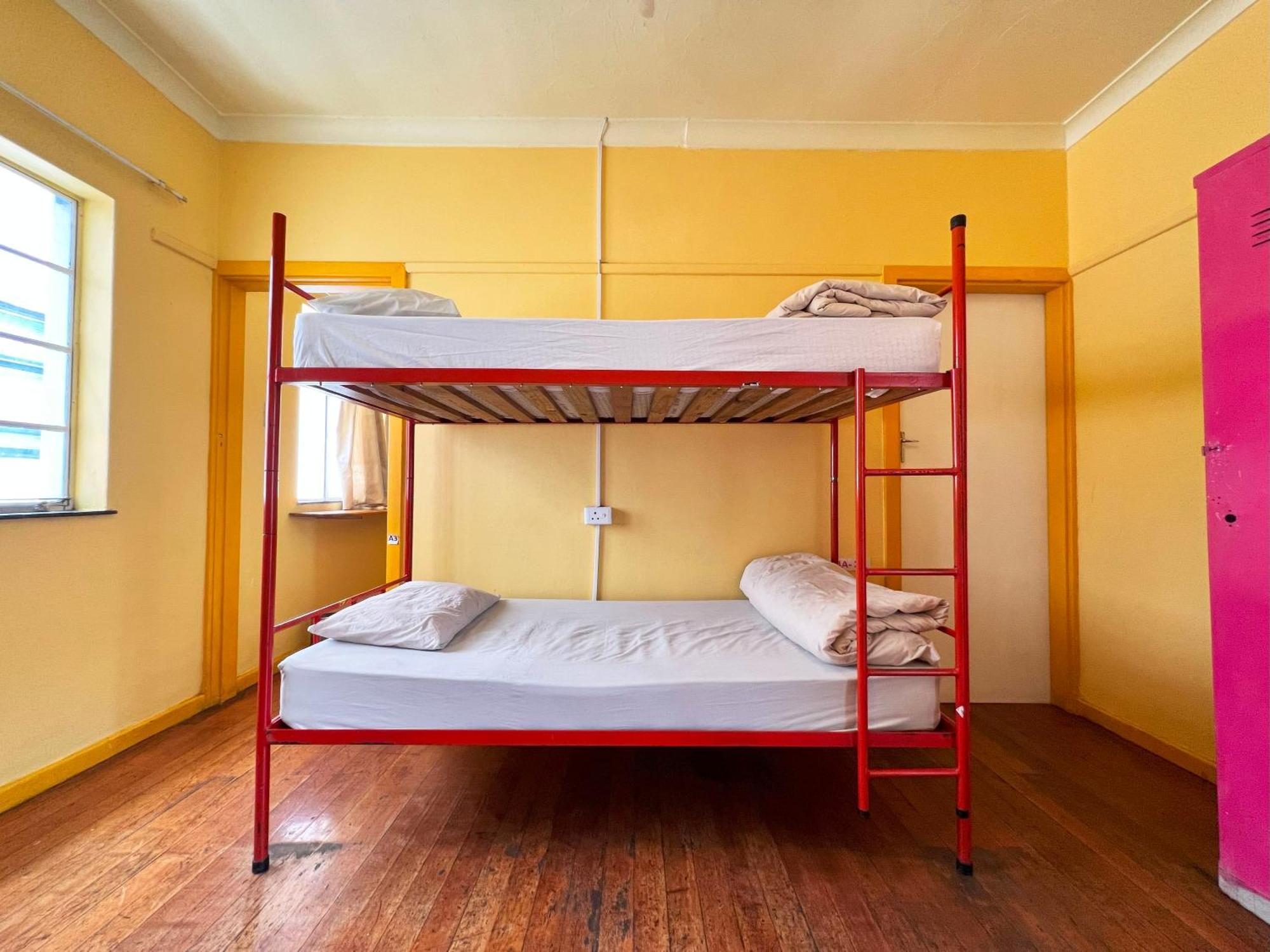 Long Street Backpackers (Adults Only) Hostel Cape Town Bagian luar foto