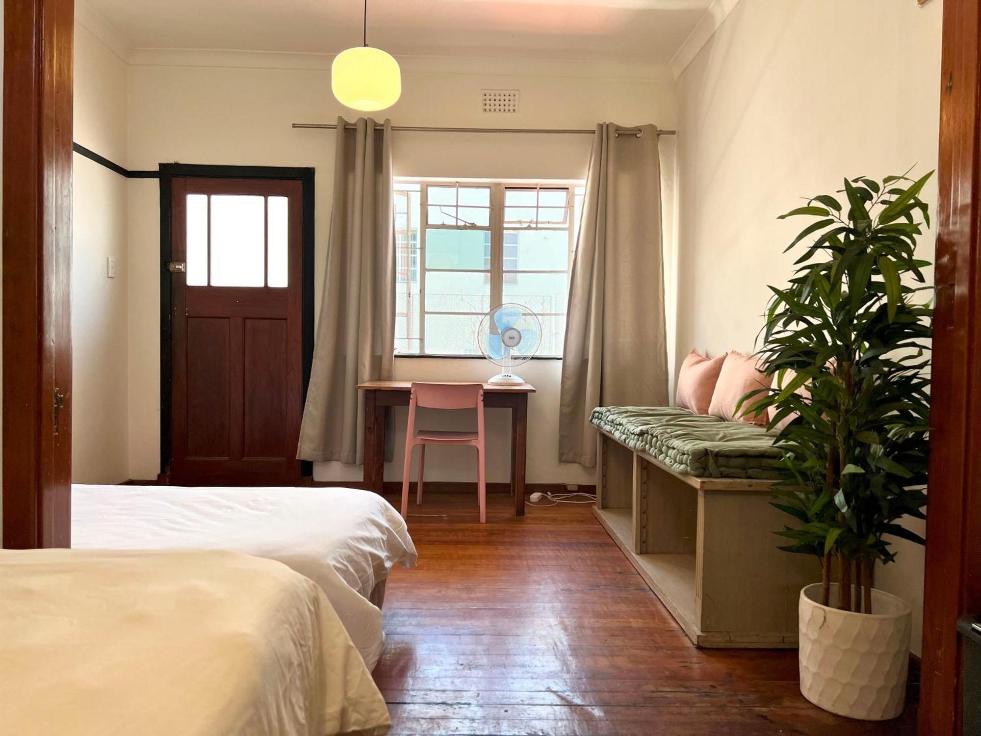 Long Street Backpackers (Adults Only) Hostel Cape Town Bagian luar foto