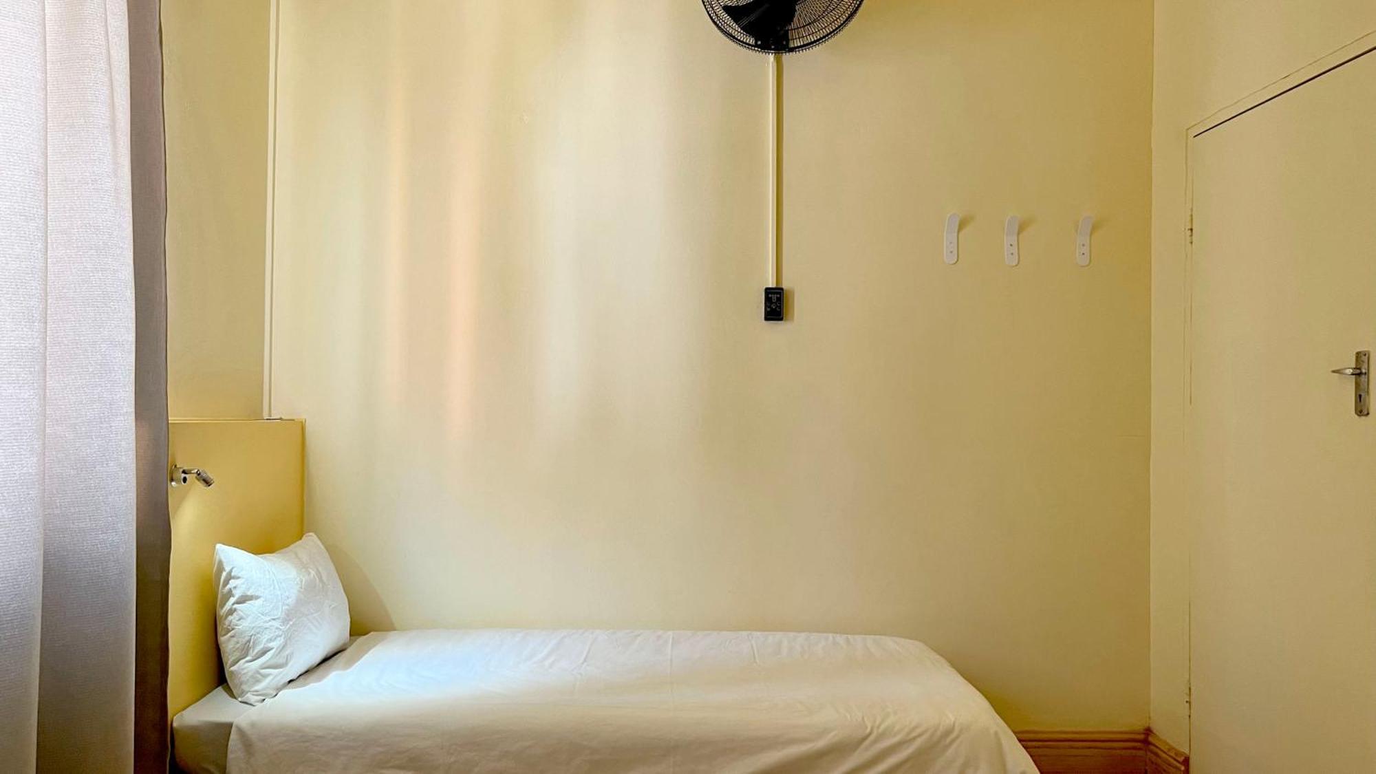 Long Street Backpackers (Adults Only) Hostel Cape Town Bagian luar foto
